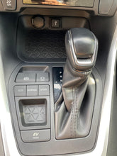 Cargar imagen en el visor de la galería, TOYOTA Rav4 2.5l 220H Advance