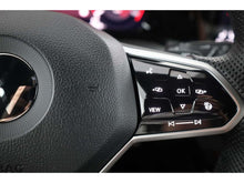 Cargar imagen en el visor de la galería, VOLKSWAGEN Golf GTI 2.0 TSI 180kW 245CV DSG
