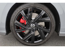 Cargar imagen en el visor de la galería, VOLKSWAGEN Golf GTI 2.0 TSI 180kW 245CV DSG
