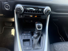 Cargar imagen en el visor de la galería, TOYOTA Rav4 2.5l 220H Advance

