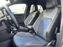Cargar imagen en el visor de la galería, VOLKSWAGEN T-Roc R 2.0 TSI 4Motion DSG
