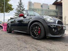 Cargar imagen en el visor de la galería, MINI MINI John Cooper Works Cabrio
