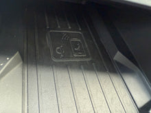 Cargar imagen en el visor de la galería, AUDI Q3 45 TFSI e 180kW 245CV S tronic
