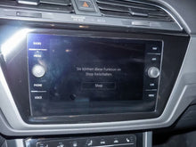 Cargar imagen en el visor de la galería, VOLKSWAGEN Touran Advance 1.5 TSI
