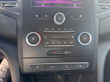 Cargar imagen en el visor de la galería, RENAULT Megane Bose Tce GPF 103 kW 140CV EDC
