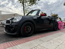 Cargar imagen en el visor de la galería, MINI MINI John Cooper Works Cabrio

