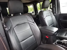 Cargar imagen en el visor de la galería, JEEP Wrangler 4p 2.0 380CV Sahara 8ATX E6D
