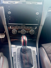 Cargar imagen en el visor de la galería, VOLKSWAGEN Golf GTI TCR 2.0 TSI 213kW290CV DSG
