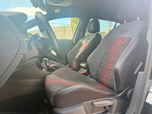 Cargar imagen en el visor de la galería, VOLKSWAGEN Golf GTI TCR 2.0 TSI 213kW290CV DSG

