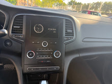 Cargar imagen en el visor de la galería, RENAULT Megane Bose Tce GPF 103 kW 140CV EDC
