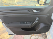 Cargar imagen en el visor de la galería, RENAULT Megane Bose Tce GPF 103 kW 140CV EDC
