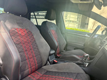 Cargar imagen en el visor de la galería, VOLKSWAGEN Golf GTI TCR 2.0 TSI 213kW290CV DSG
