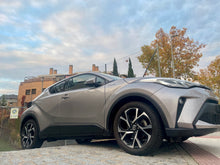 Cargar imagen en el visor de la galería, TOYOTA C-HR 2.0 180H Advance
