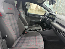 Cargar imagen en el visor de la galería, VOLKSWAGEN Golf GTI 2.0 TSI DSG
