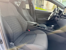 Cargar imagen en el visor de la galería, TOYOTA C-HR 2.0 180H Advance
