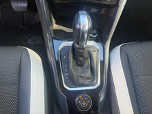 Cargar imagen en el visor de la galería, VOLKSWAGEN T-Roc Sport 2.0 TDI 4 Motion DSG

