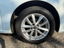 Cargar imagen en el visor de la galería, RENAULT Megane Bose Tce GPF 103 kW 140CV EDC
