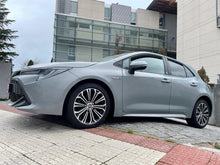 Cargar imagen en el visor de la galería, TOYOTA Corolla 2.0 180H ADVANCE LUXURY ECVT
